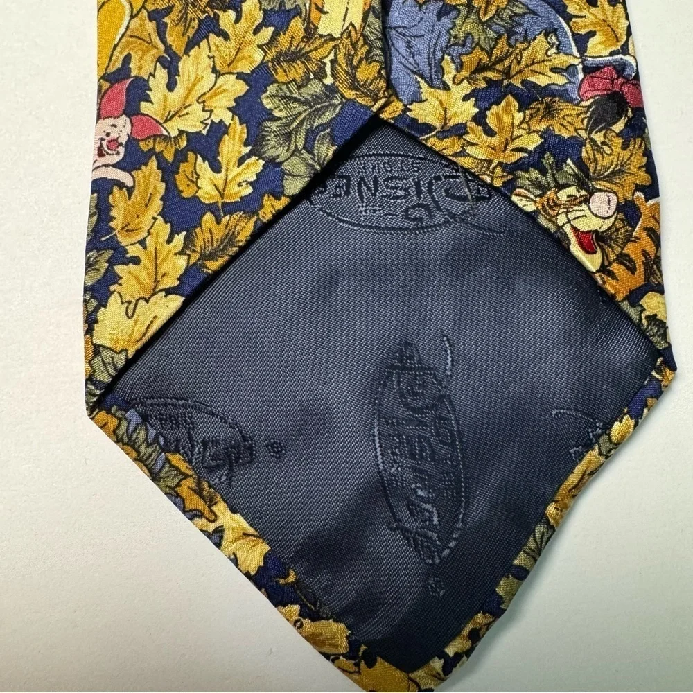 Vintage Disney Store Winnie the Pooh Necktie